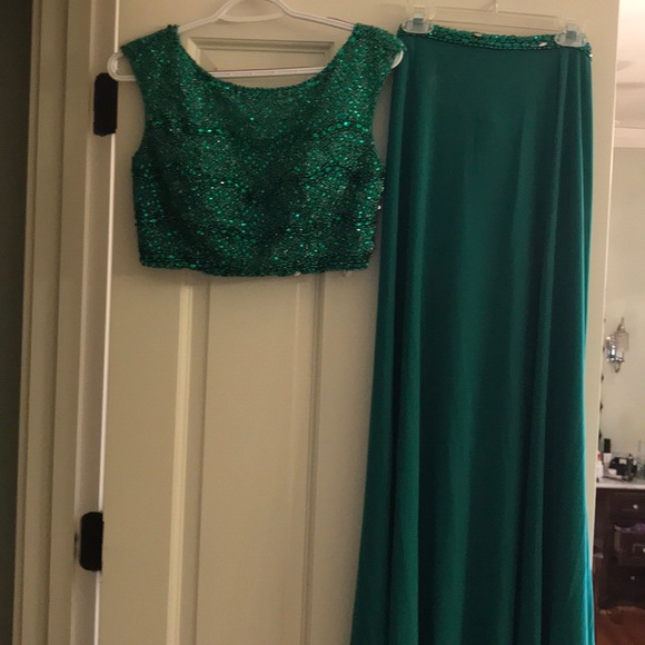 Sherri Prom Dress Size 4 - Picture 5 of 8